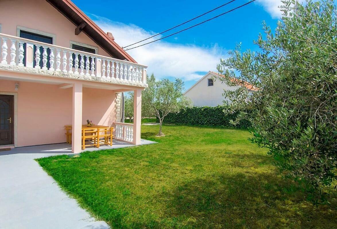 Vacation House Maslina Rupalj Buitenkant foto