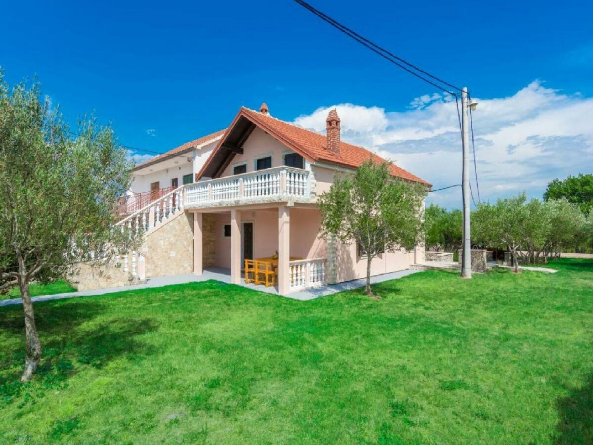 Vacation House Maslina Rupalj Buitenkant foto