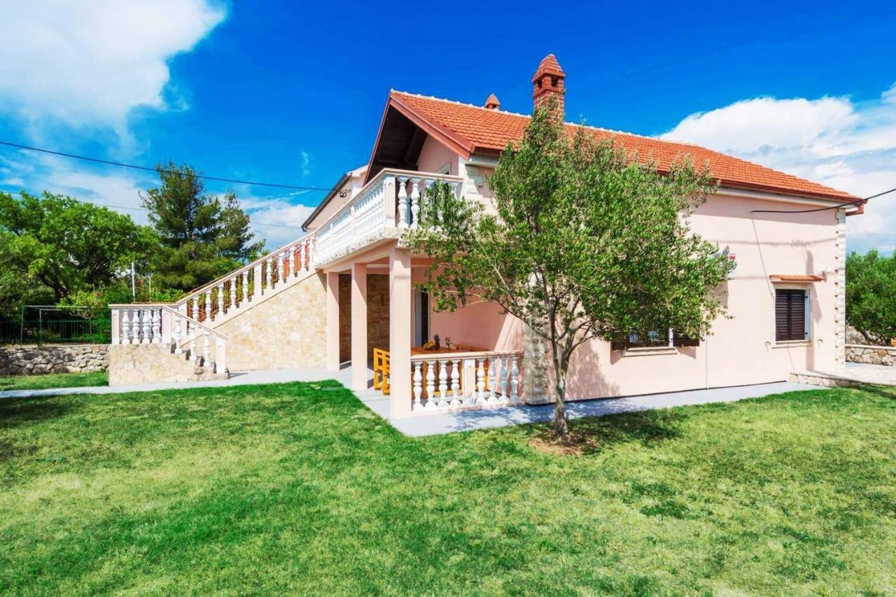 Vacation House Maslina Rupalj Buitenkant foto